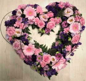 Modern Heart Wreath in pink and purple